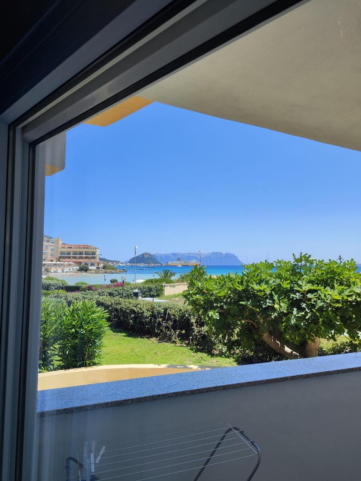 Rooms, Affittacamere Maksim Golfo Aranci Exterior foto