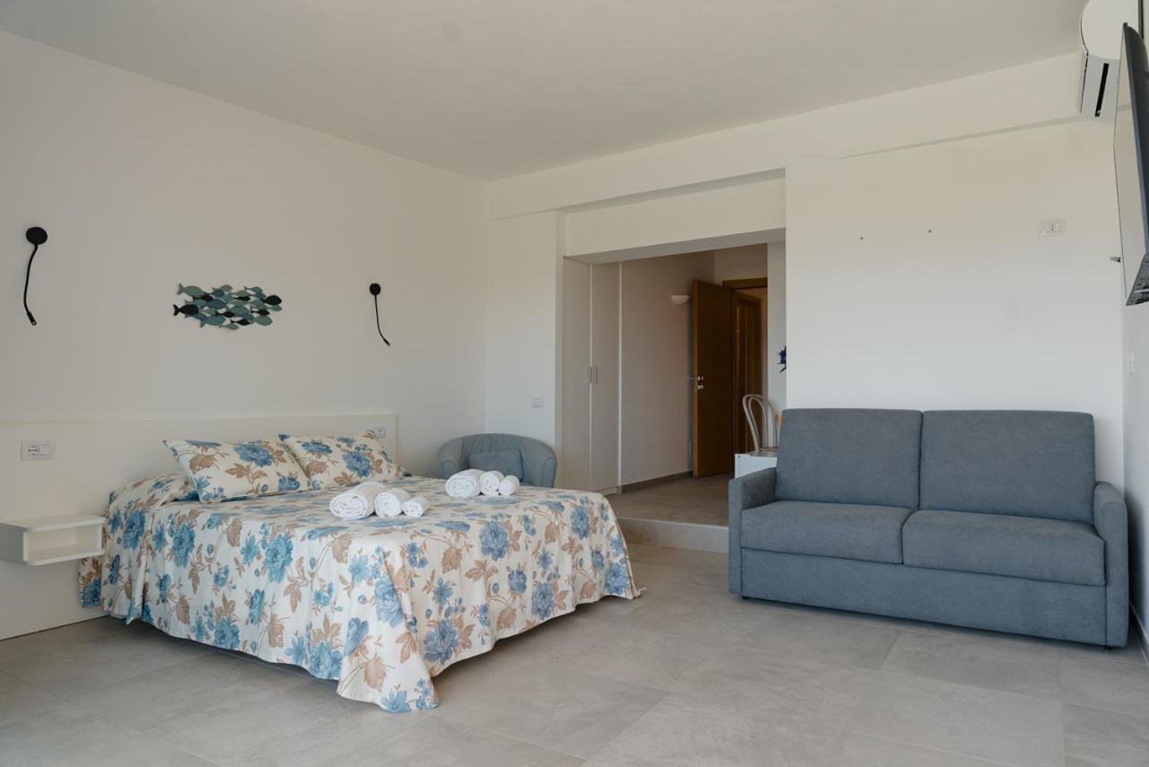 Rooms, Affittacamere Maksim Golfo Aranci Exterior foto